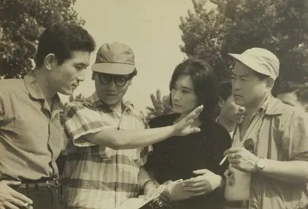 오프 스크린, 1961 대표 이미지